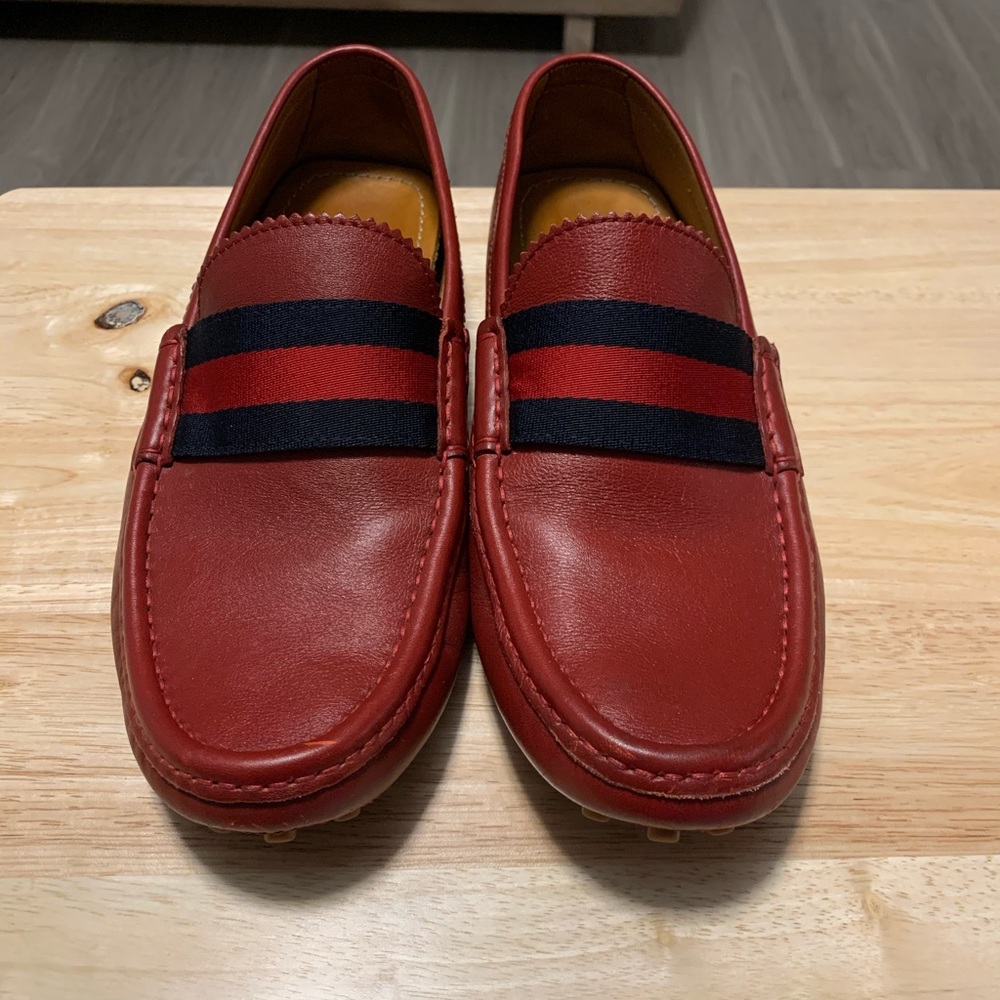 Gucci-leather driver with signature web